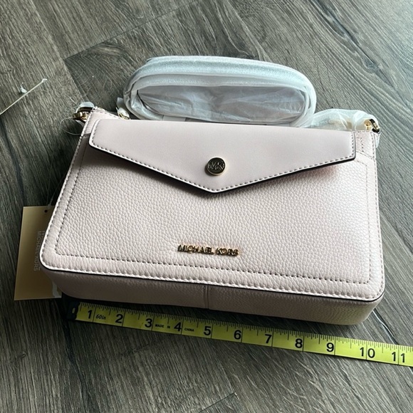 NWT Michael Kors Maisie Powder Blush 3in1 zip Crossbody Bag - Picture 11 of 16